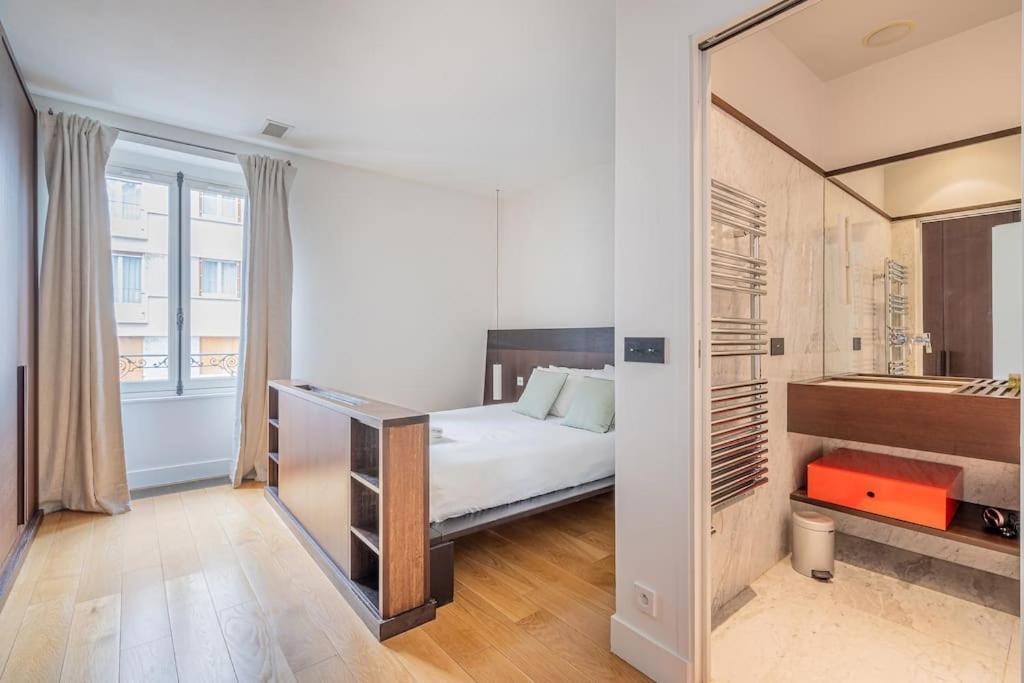 Appartement Particulier Dans Le 17eme Arondissement *